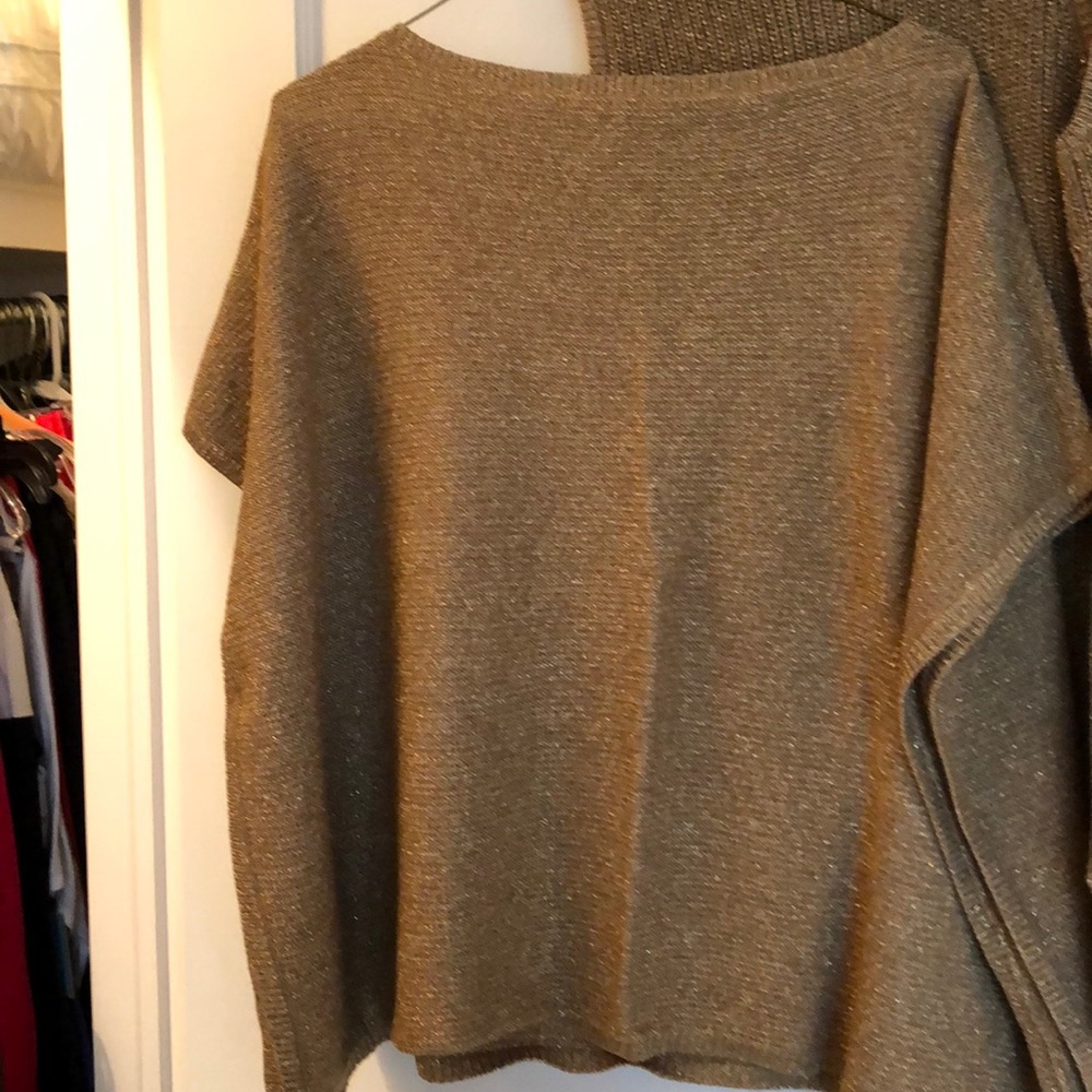 Sweater - Picture 4 of 4